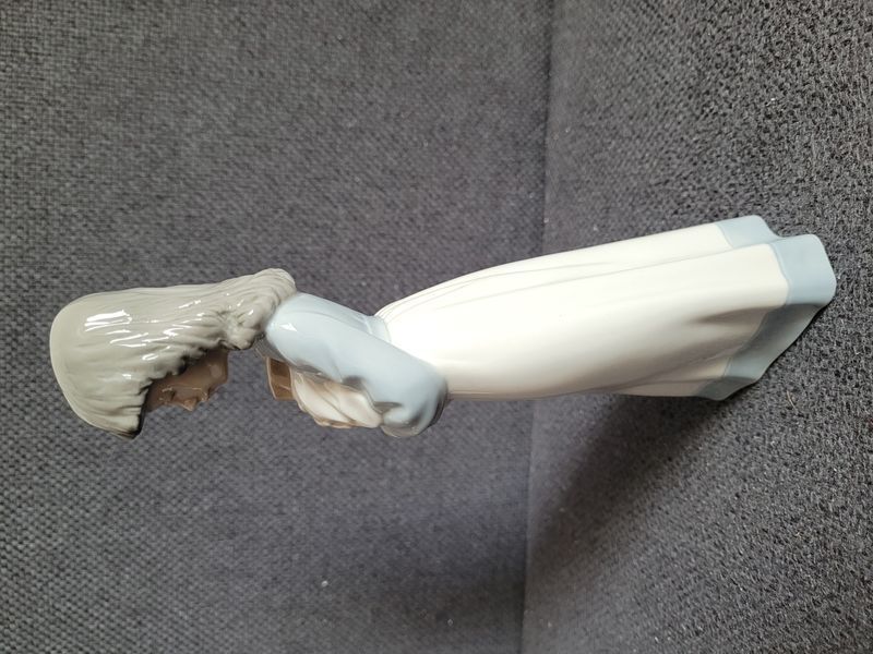 Figurine en porcelaine NAO by Lladr&oacute; &laquo; M&egrave;re avec b&eacute;b&eacute; &raquo; n&deg; 1118