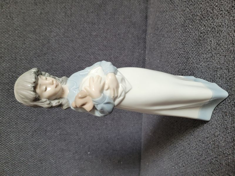 Figurine en porcelaine NAO by Lladr&oacute; &laquo; M&egrave;re avec b&eacute;b&eacute; &raquo; n&deg; 1118