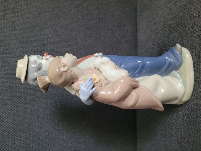 Clown mit M&auml;dchen und Welpen &ndash; Lladro Nr. 7686 | 2000 | Porzellan | Spanien