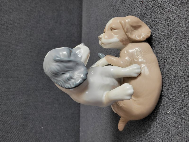 NAO by Lladr&oacute; Porcelain Figurine &ldquo;Playful Puppies &ndash; Twerp & Mikie&rdquo; Spain