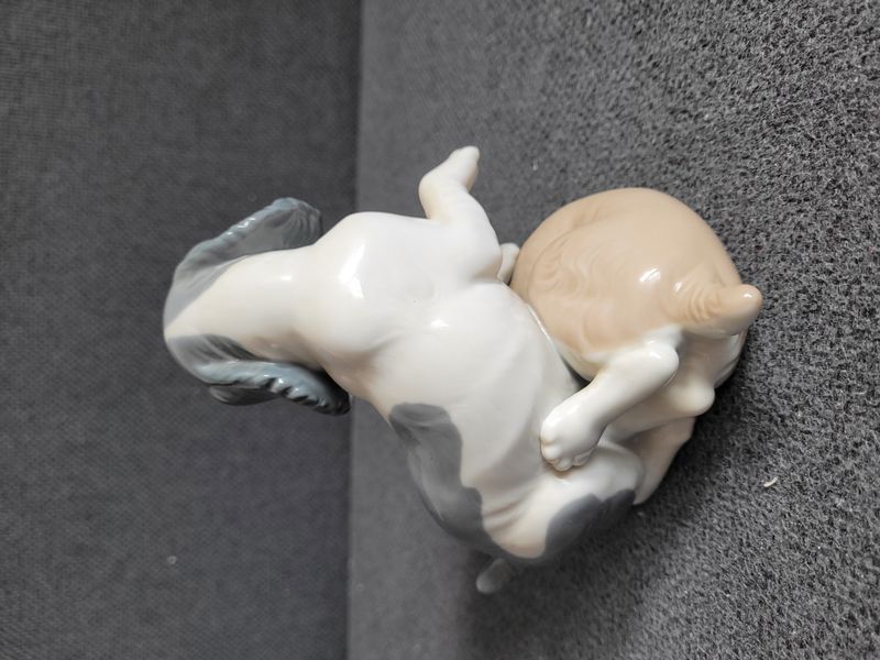 NAO by Lladr&oacute; Porcelain Figurine &ldquo;Playful Puppies &ndash; Twerp & Mikie&rdquo; Spain
