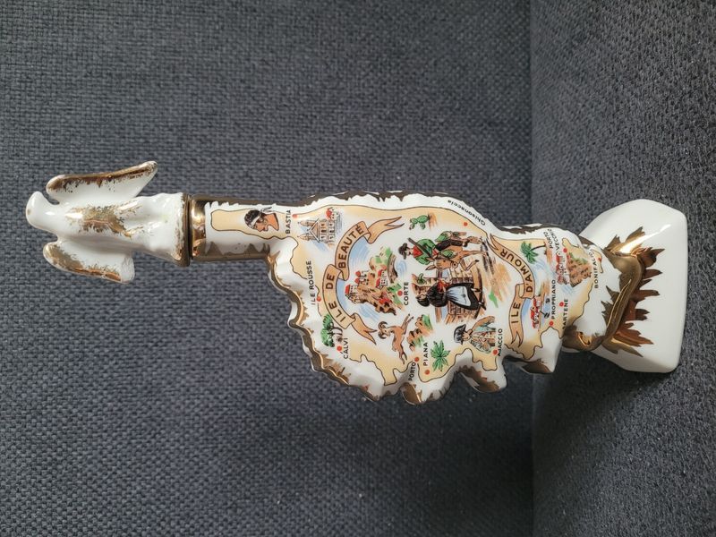 Vintage porcelanowa karafka &bdquo;La Corse &ndash; &Icirc;le de Beaut&eacute;&rdquo;, Francja